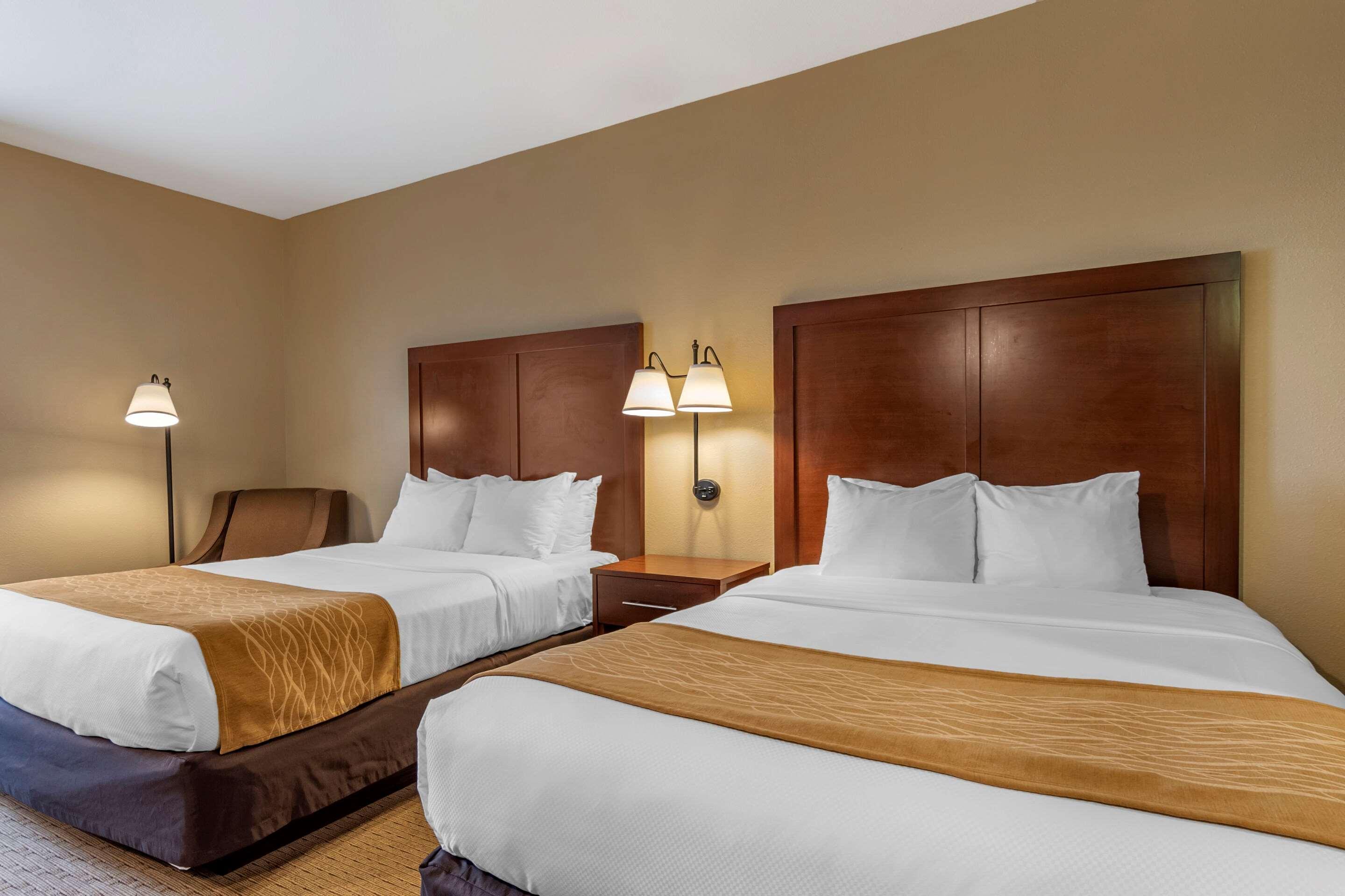 Comfort Inn Warrensburg Station Exteriör bild
