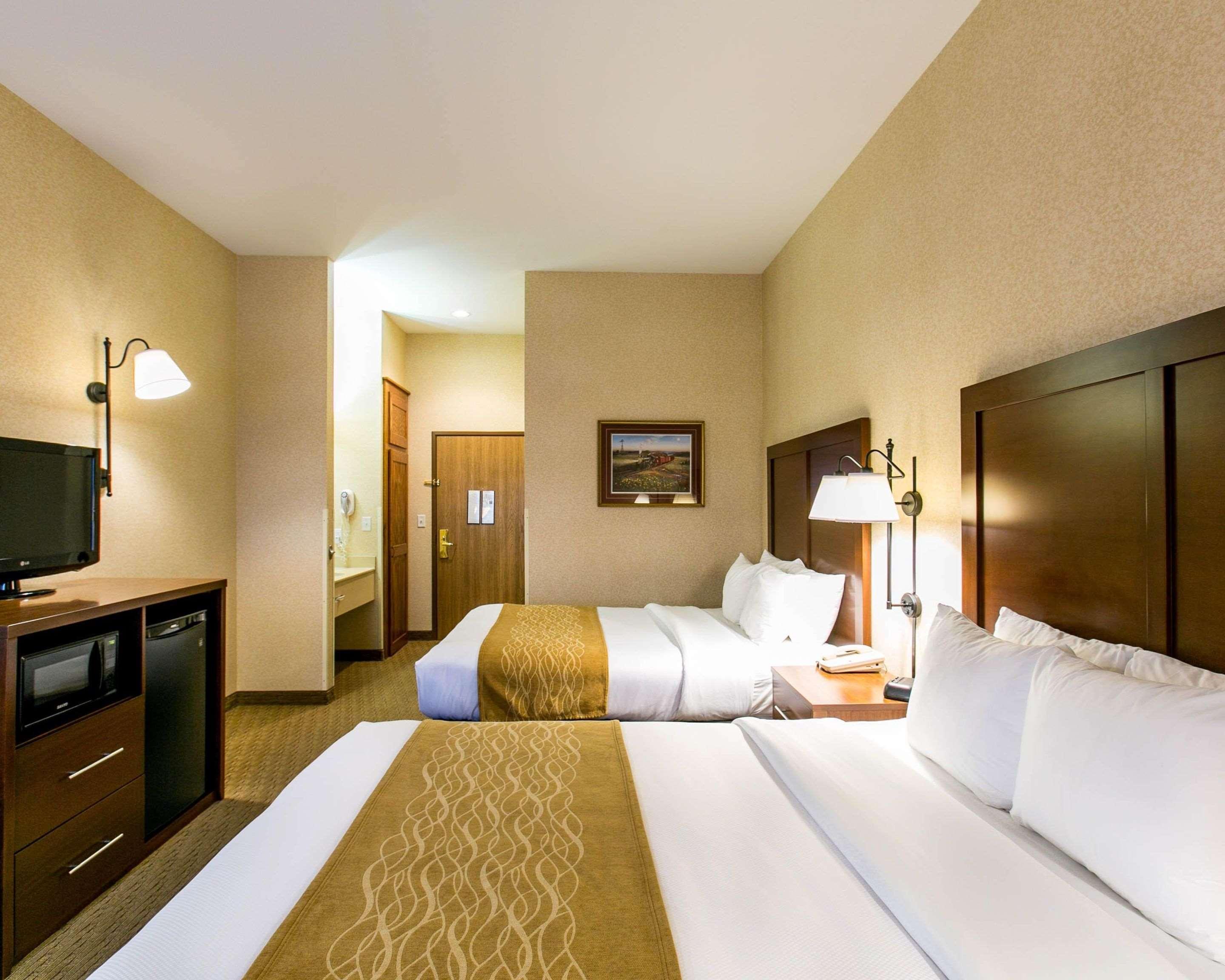 Comfort Inn Warrensburg Station Exteriör bild