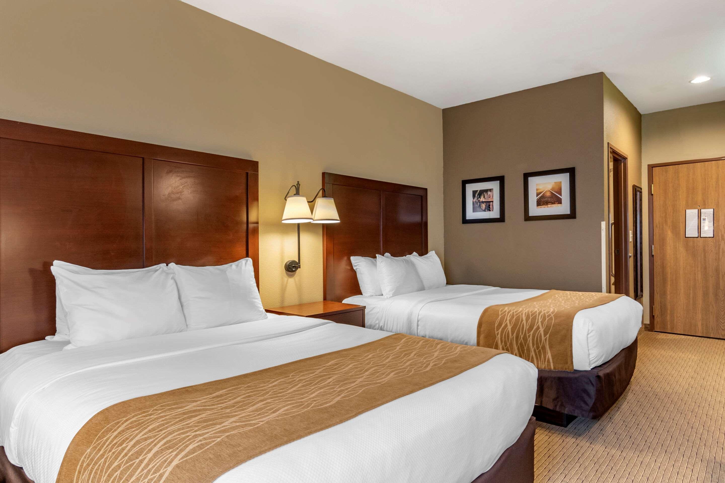 Comfort Inn Warrensburg Station Exteriör bild