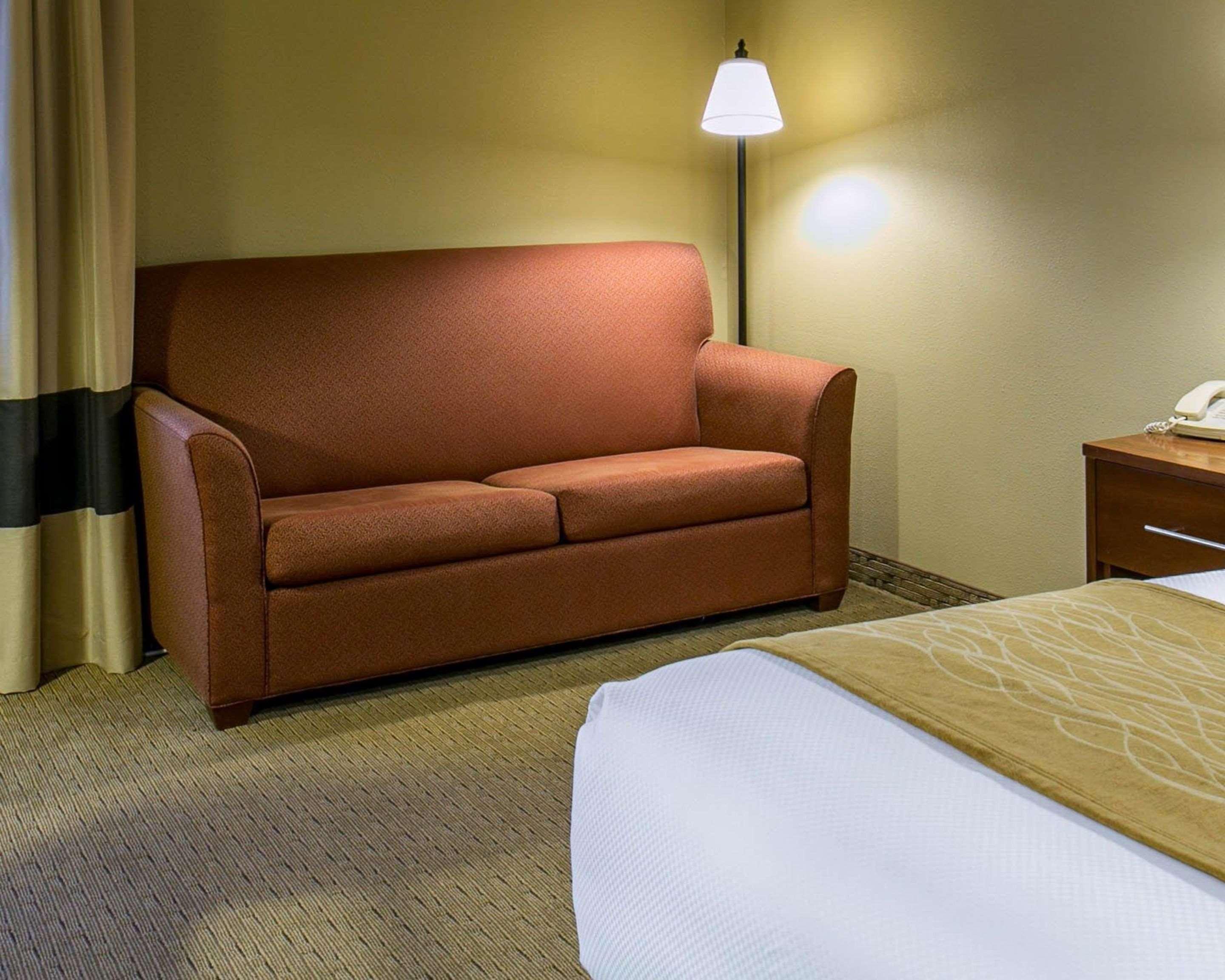 Comfort Inn Warrensburg Station Exteriör bild