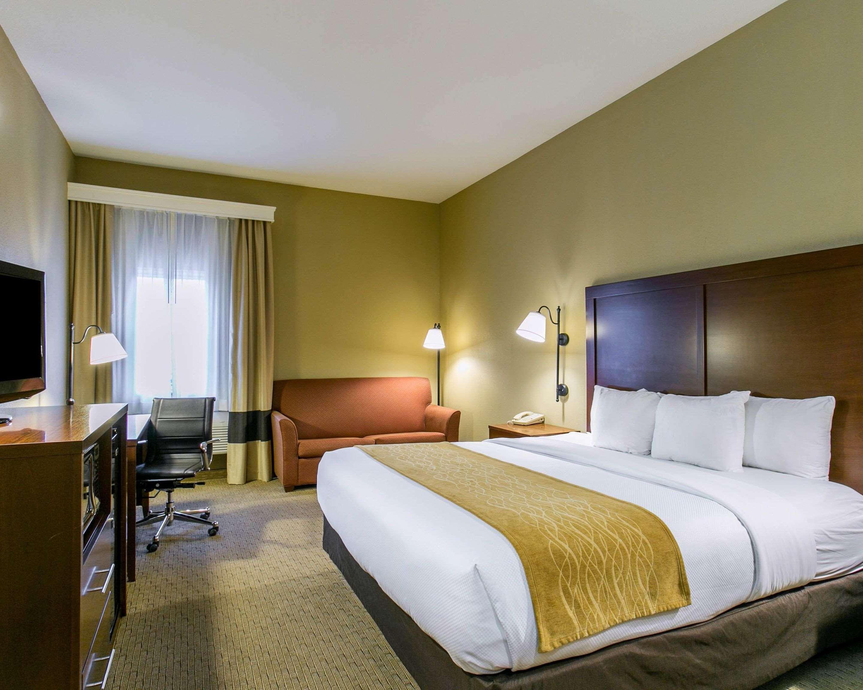 Comfort Inn Warrensburg Station Exteriör bild