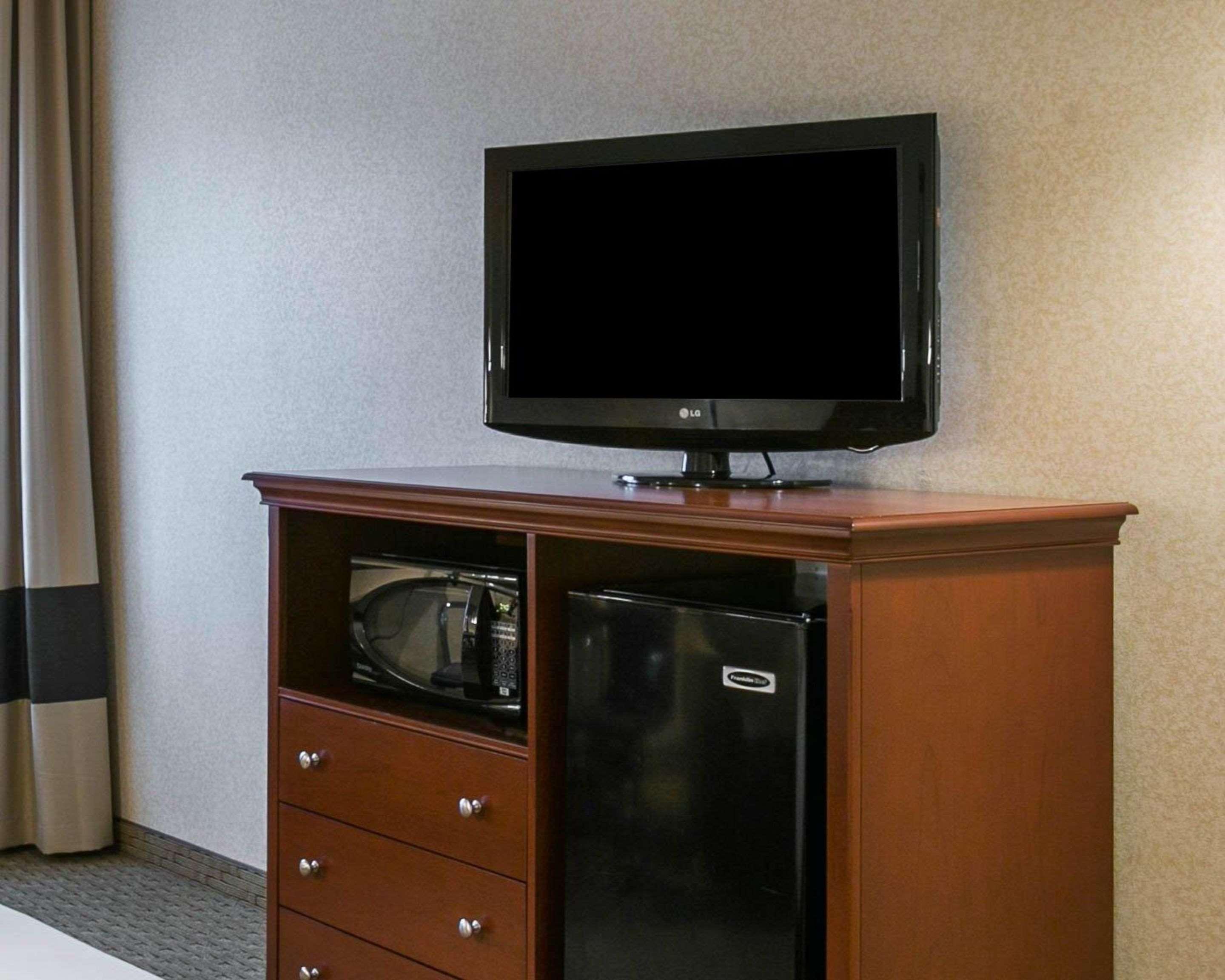 Comfort Inn Warrensburg Station Exteriör bild