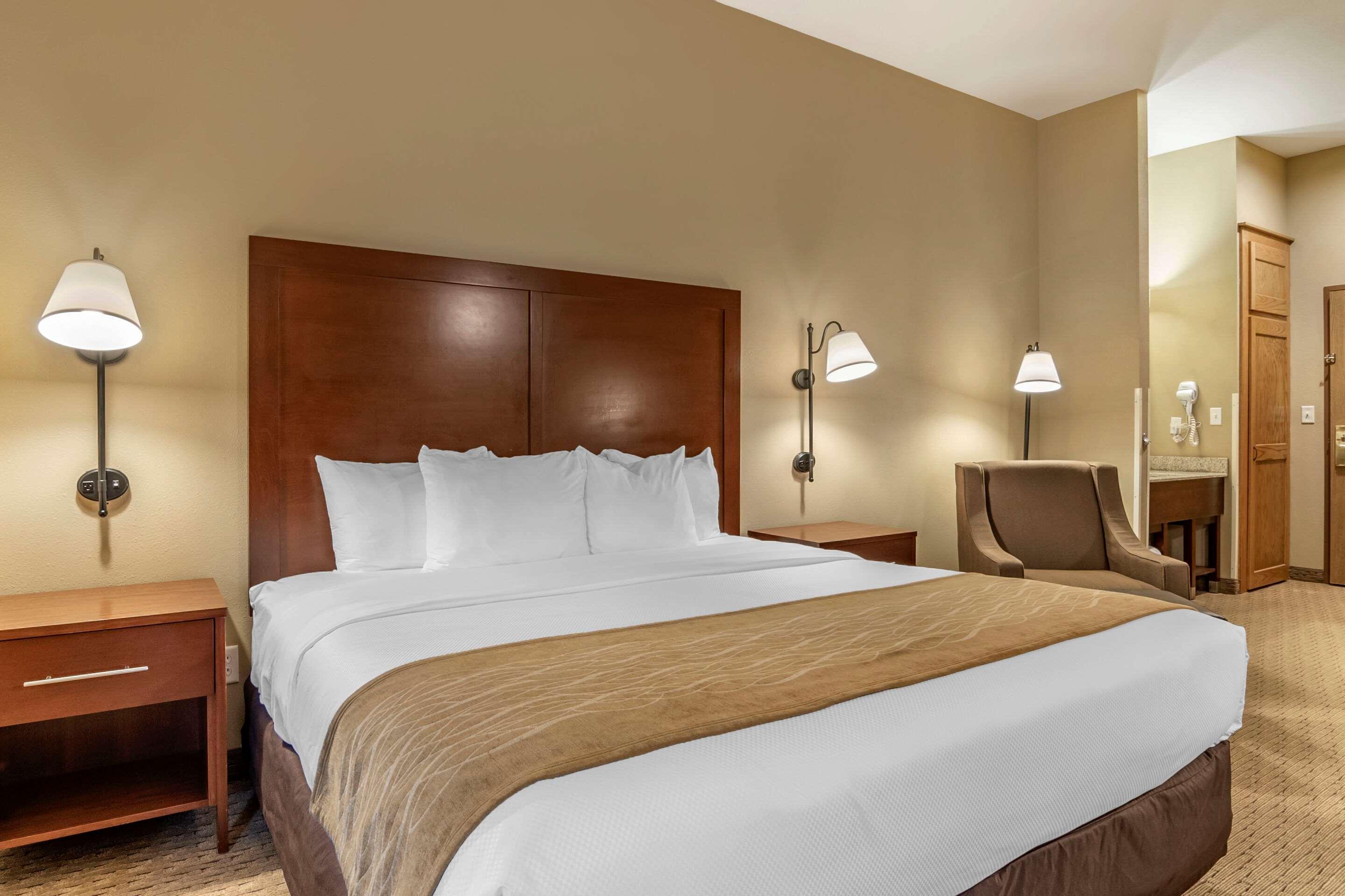Comfort Inn Warrensburg Station Exteriör bild