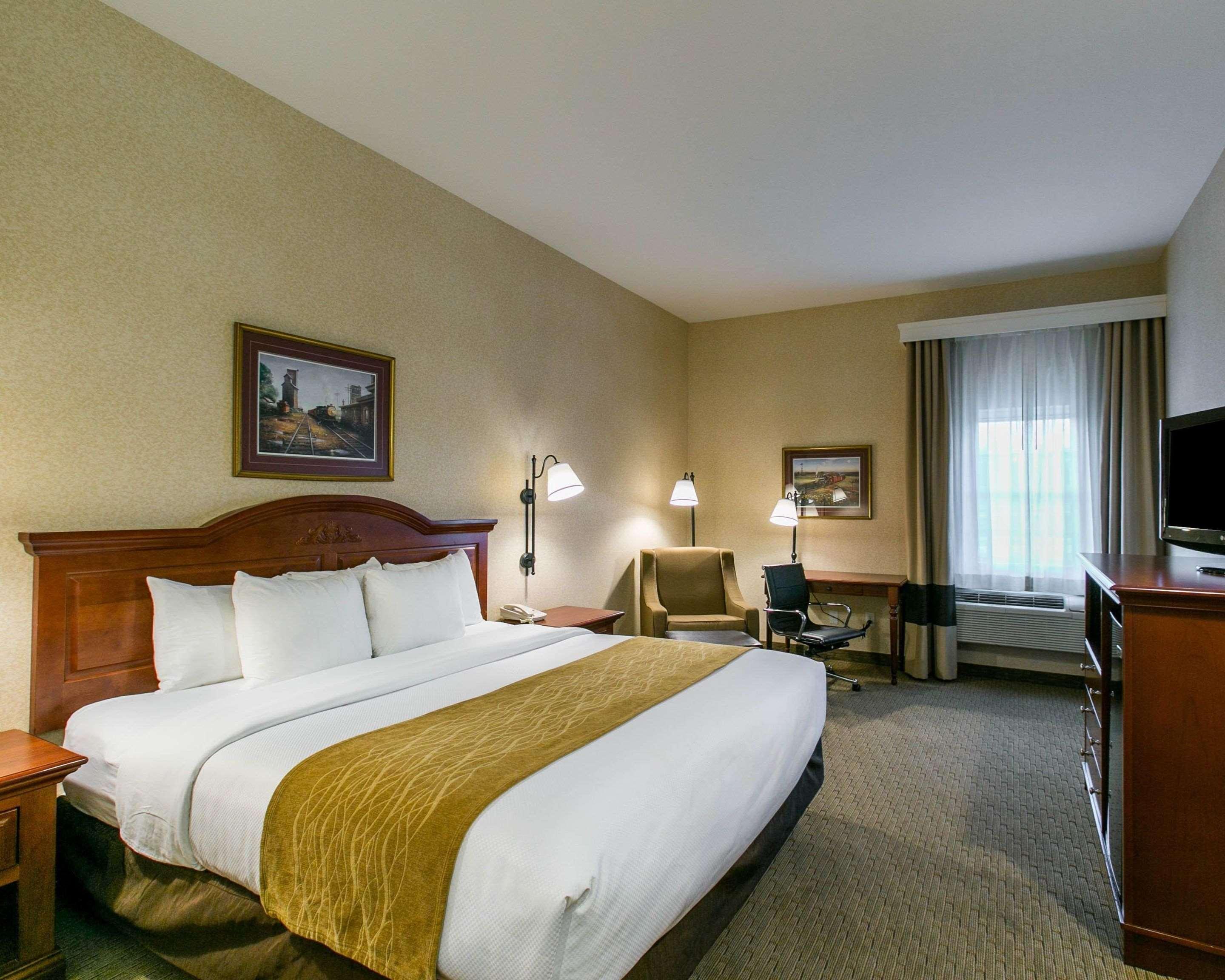 Comfort Inn Warrensburg Station Exteriör bild