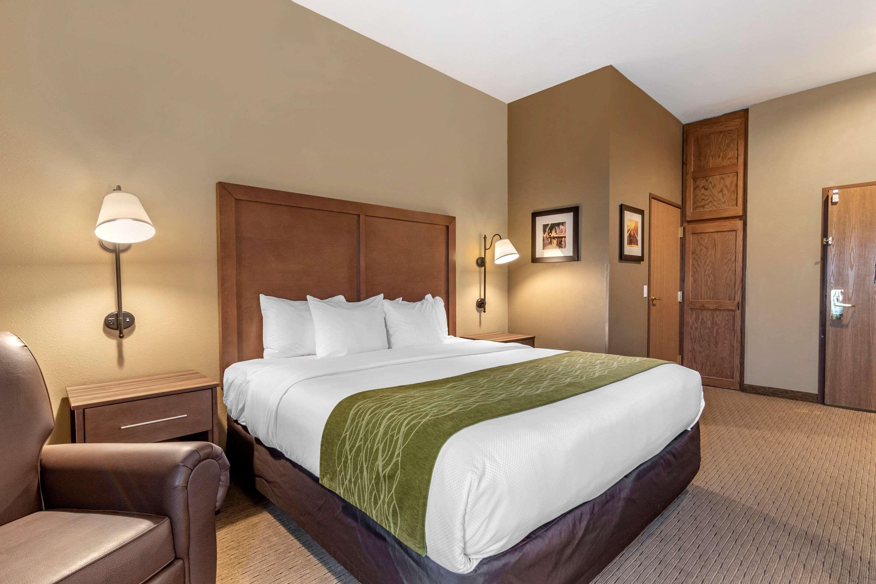 Comfort Inn Warrensburg Station Exteriör bild