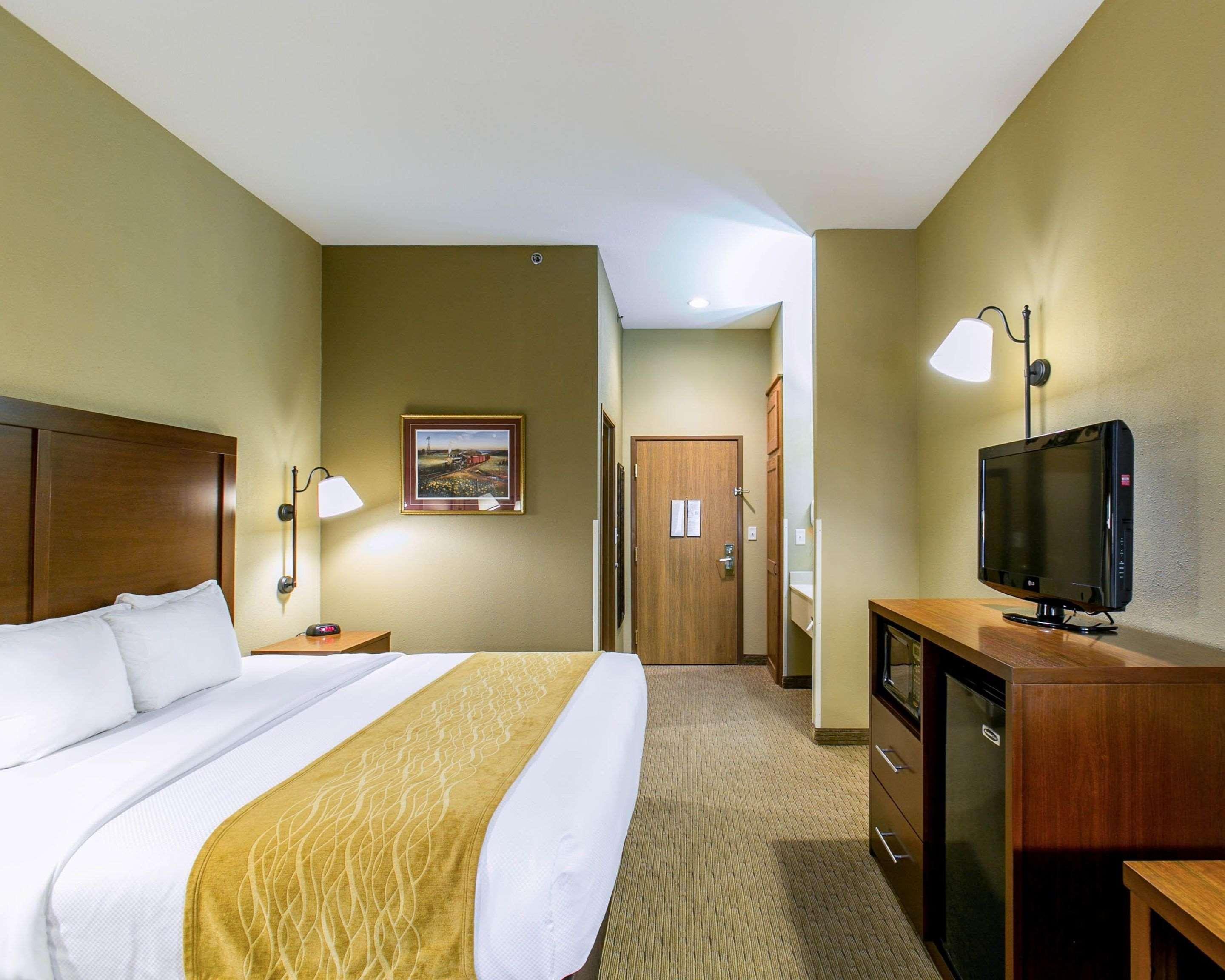 Comfort Inn Warrensburg Station Exteriör bild