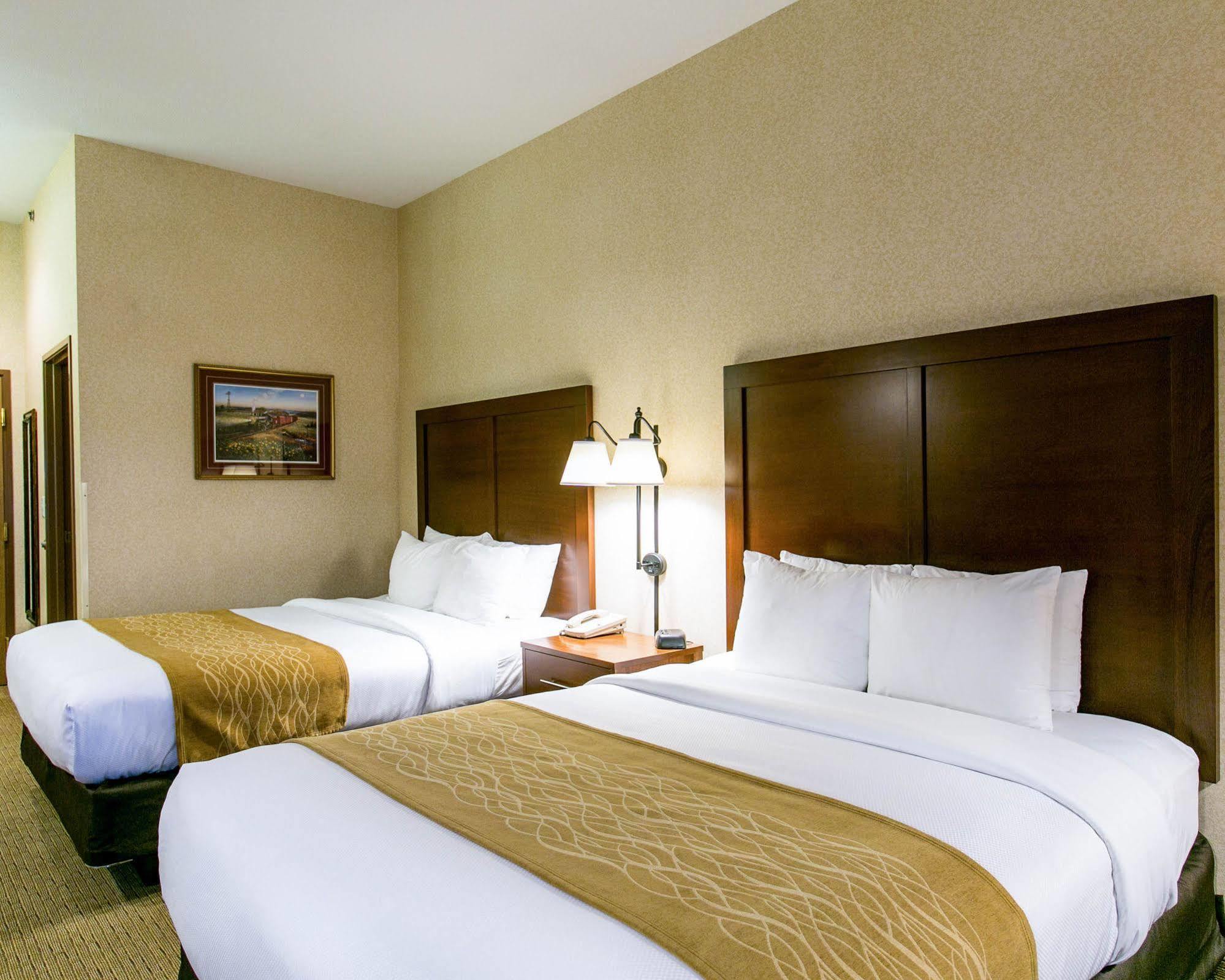 Comfort Inn Warrensburg Station Exteriör bild