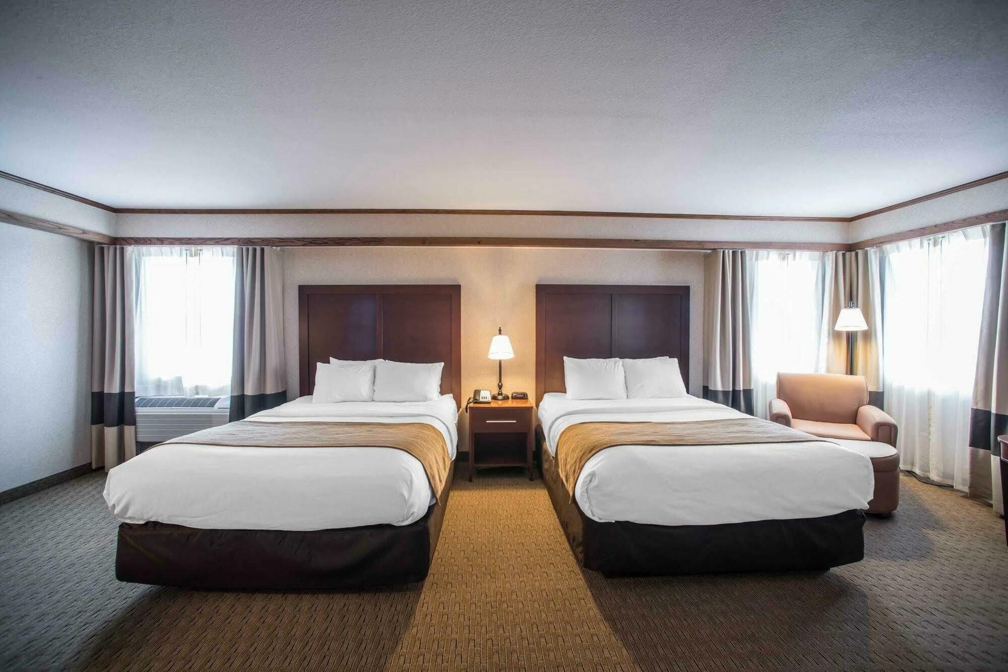 Comfort Inn Warrensburg Station Exteriör bild