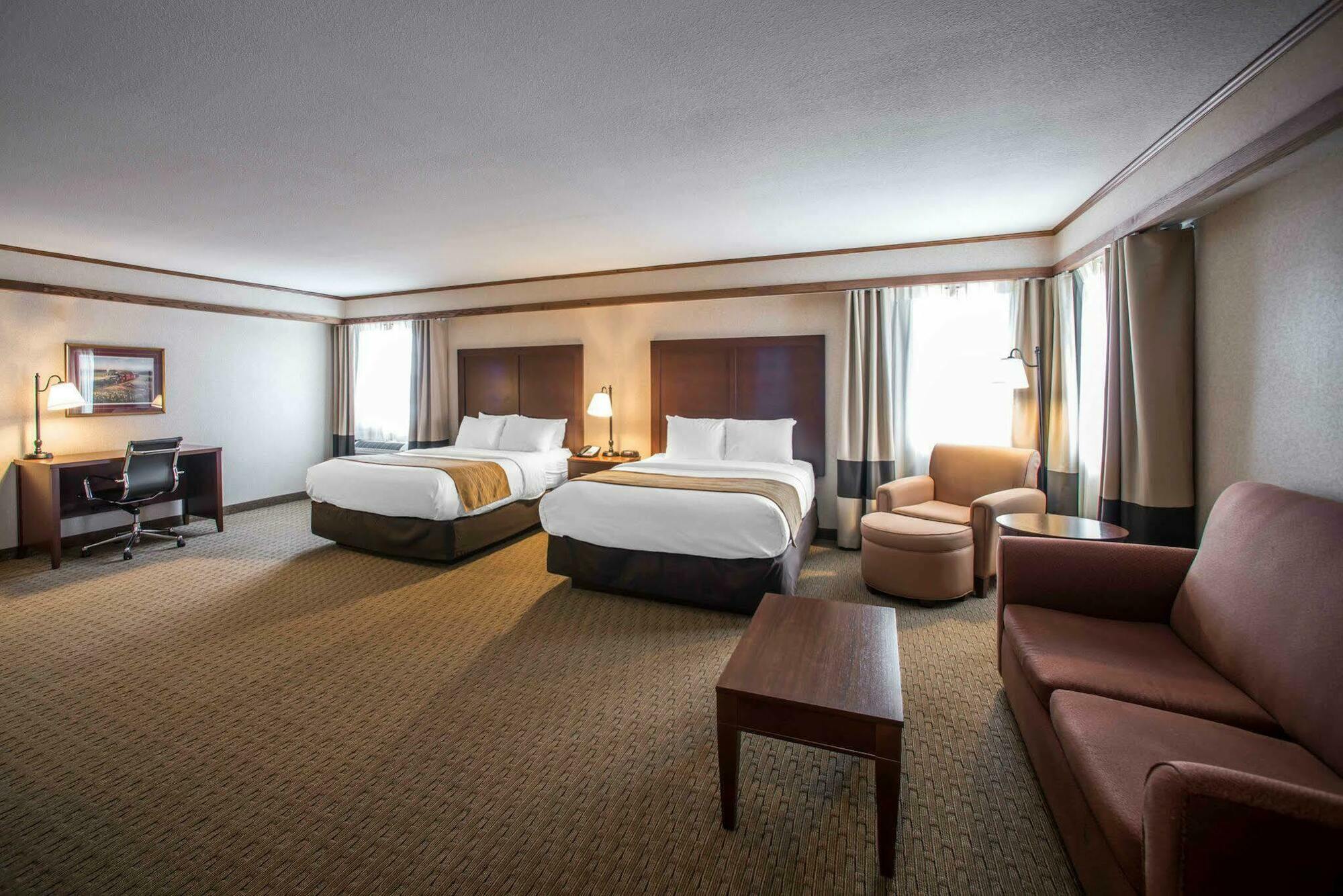 Comfort Inn Warrensburg Station Exteriör bild